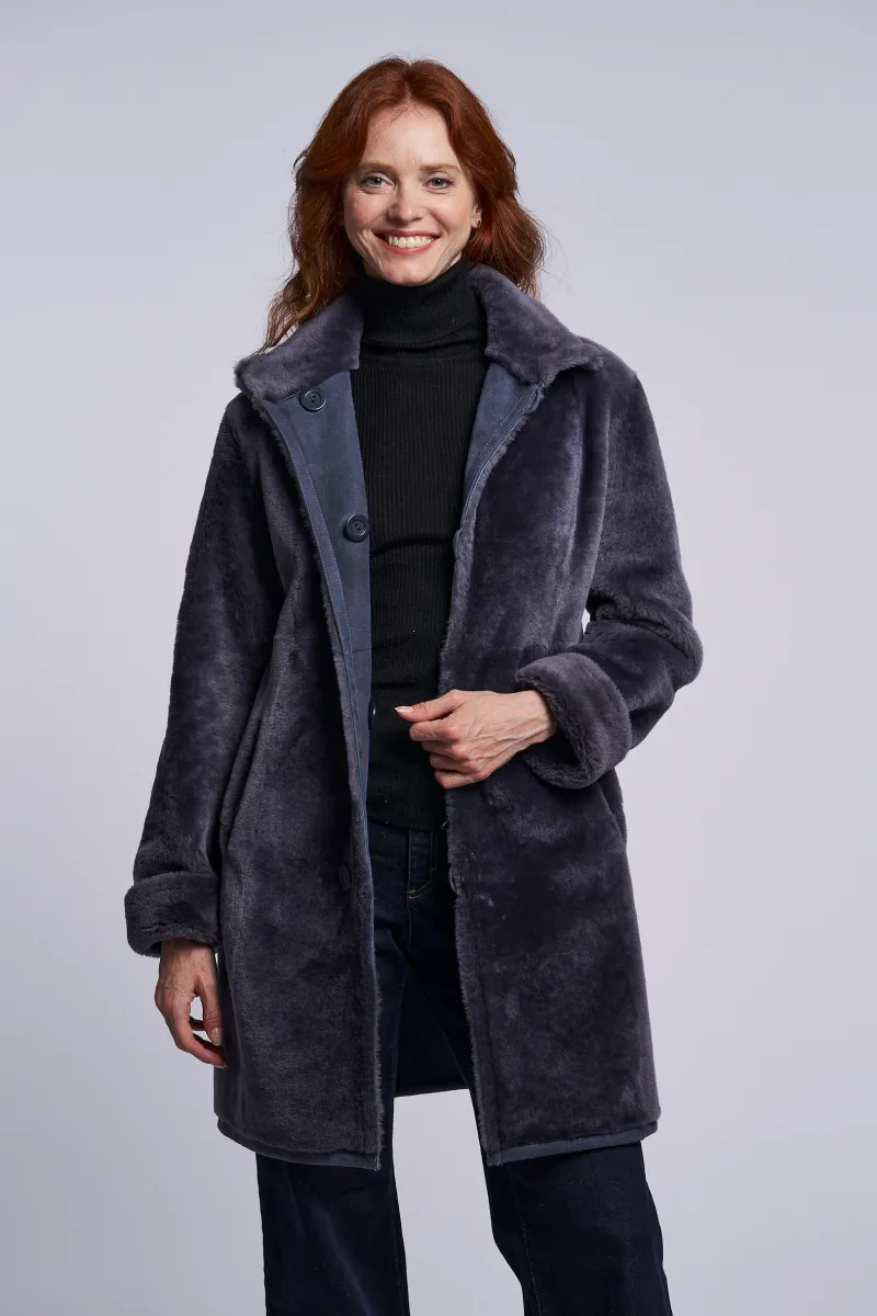 8205 Reversible shearling coat