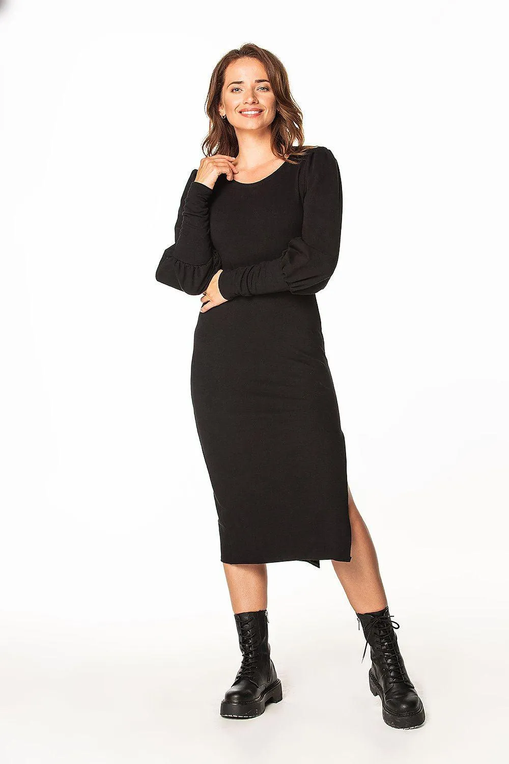 Chic Boat Neck Midi Knit Dress with Long Sleeves