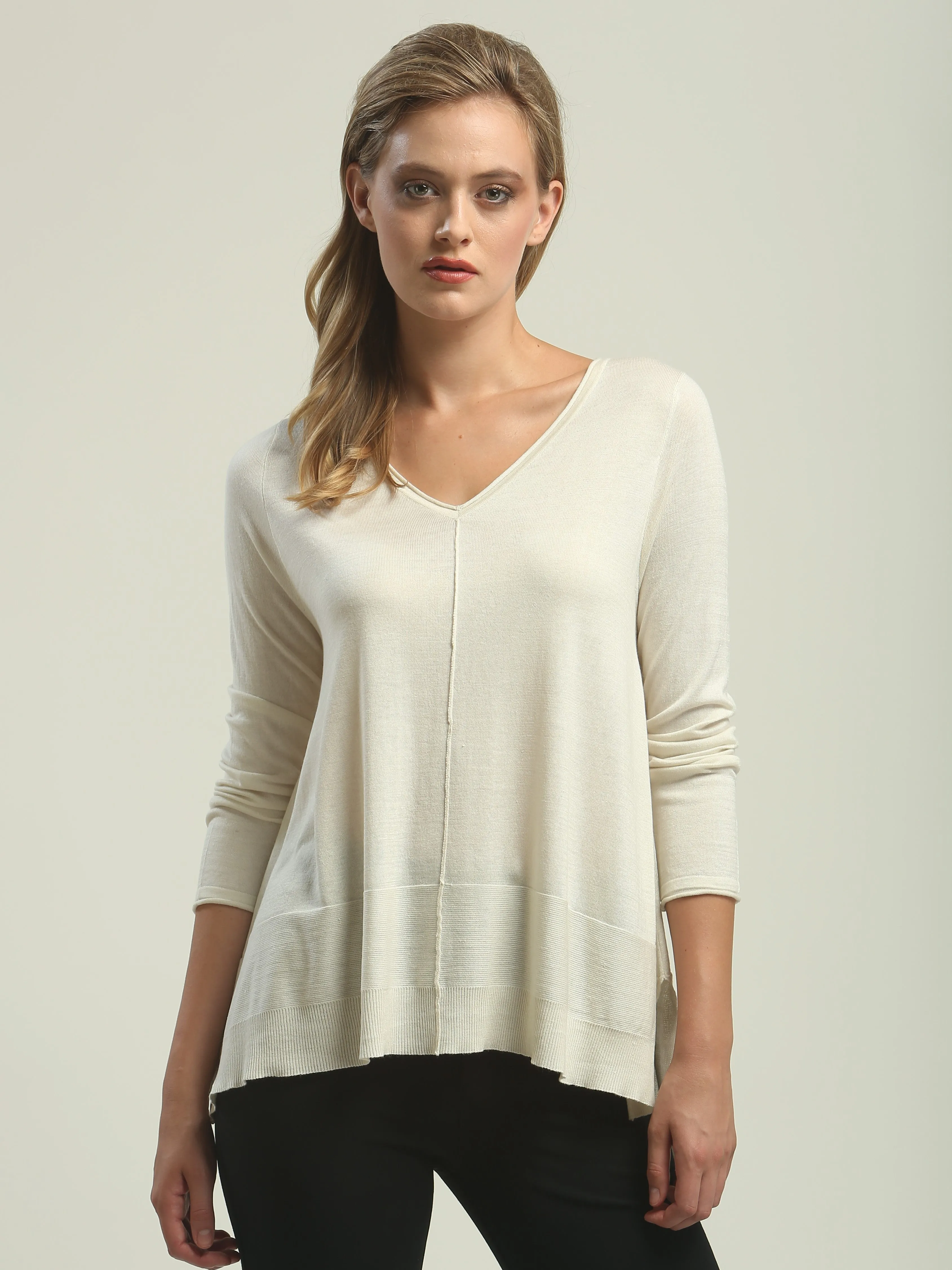 Detailed Hem V neck Pullover