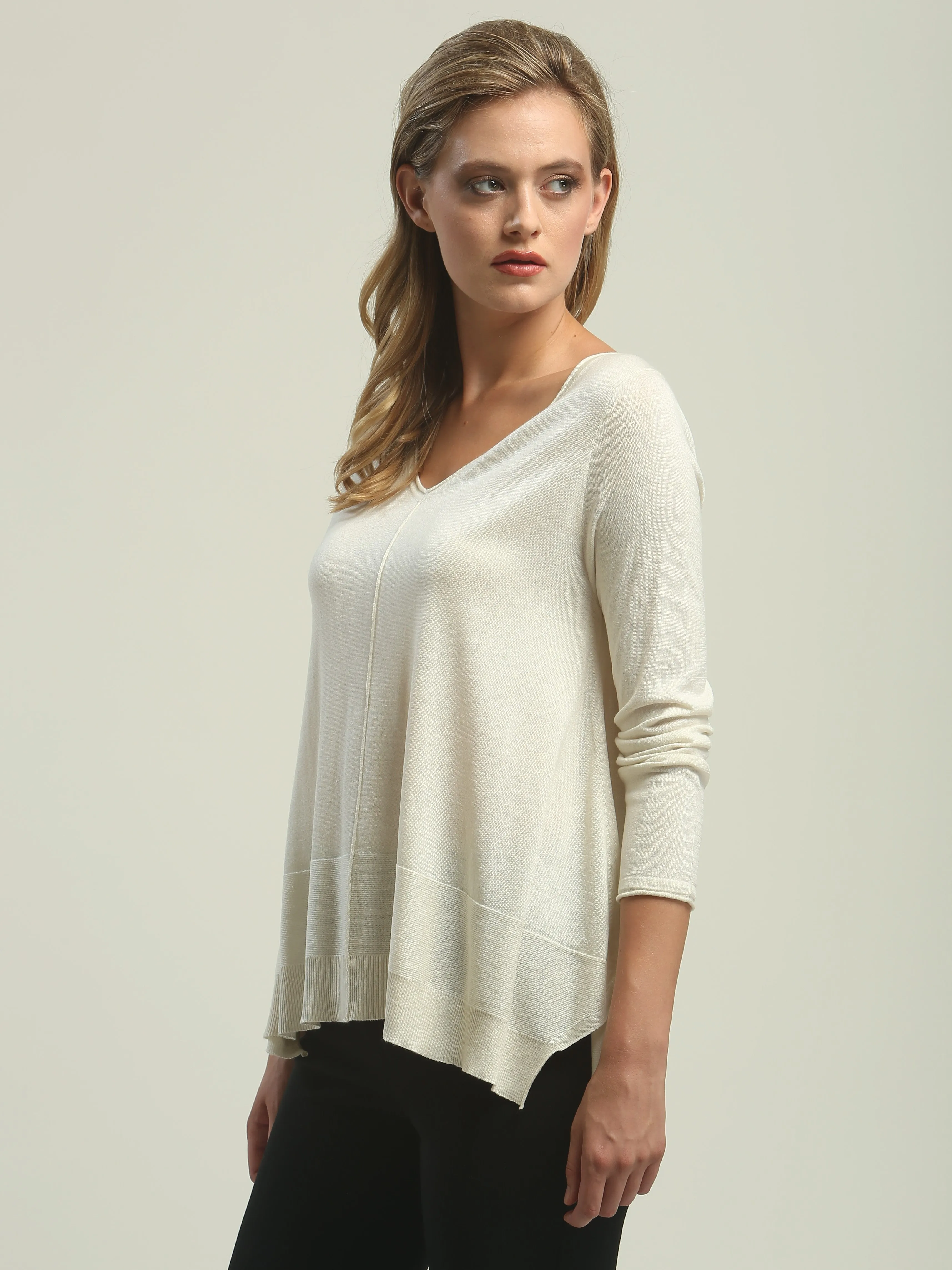 Detailed Hem V neck Pullover